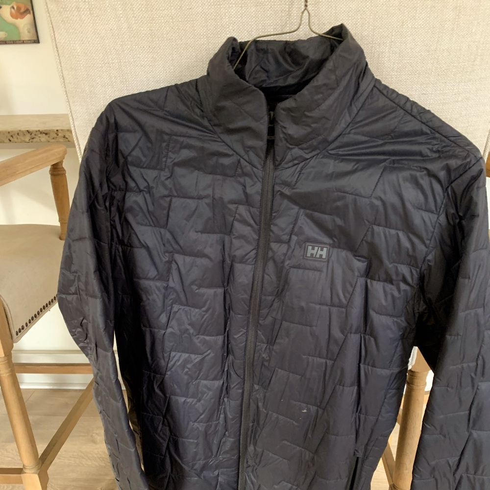 Helly Hansen lightweight down winter coat. Men’s size medium. EUC.